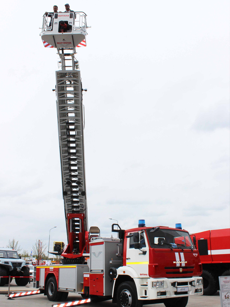 Спасательная люлька пожарной автолестницы МАГИРУС ВИТАНД с сочлененным коленом на Комплексной Безопасности 2021